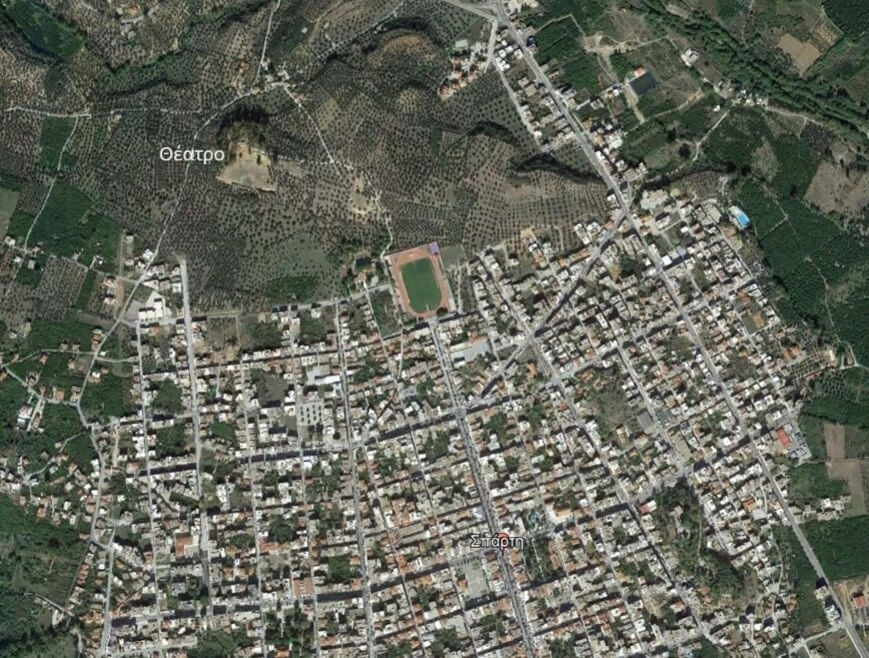 Το αρχαίο θέατρο και η σύγχρονη πόλη της Σπάρτης