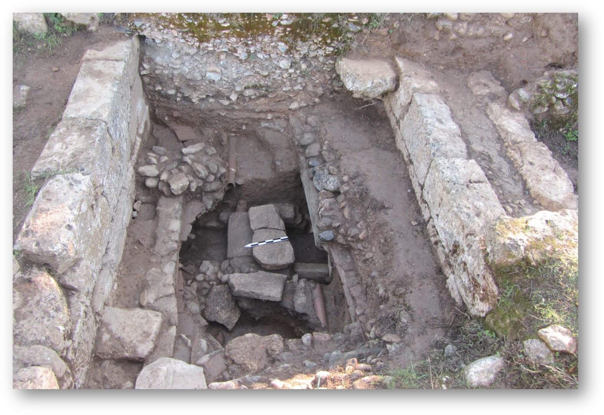 Η συνέχεια του αγωγού νότια του θεάτρου (2020)