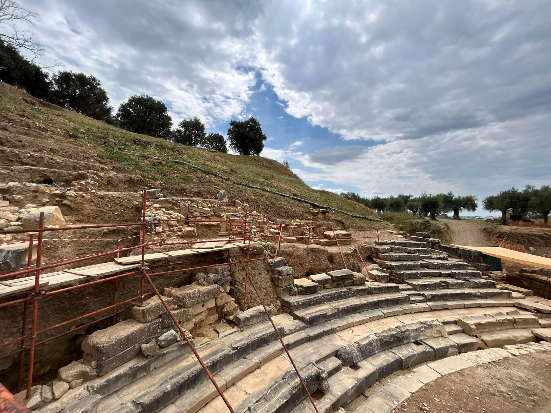 Το νοτιοανατολικό τμήμα του κοίλου ύστερα από την αποκατάσταση του ευρίπου (αρχείο ΕΦΑΛΑΚ)