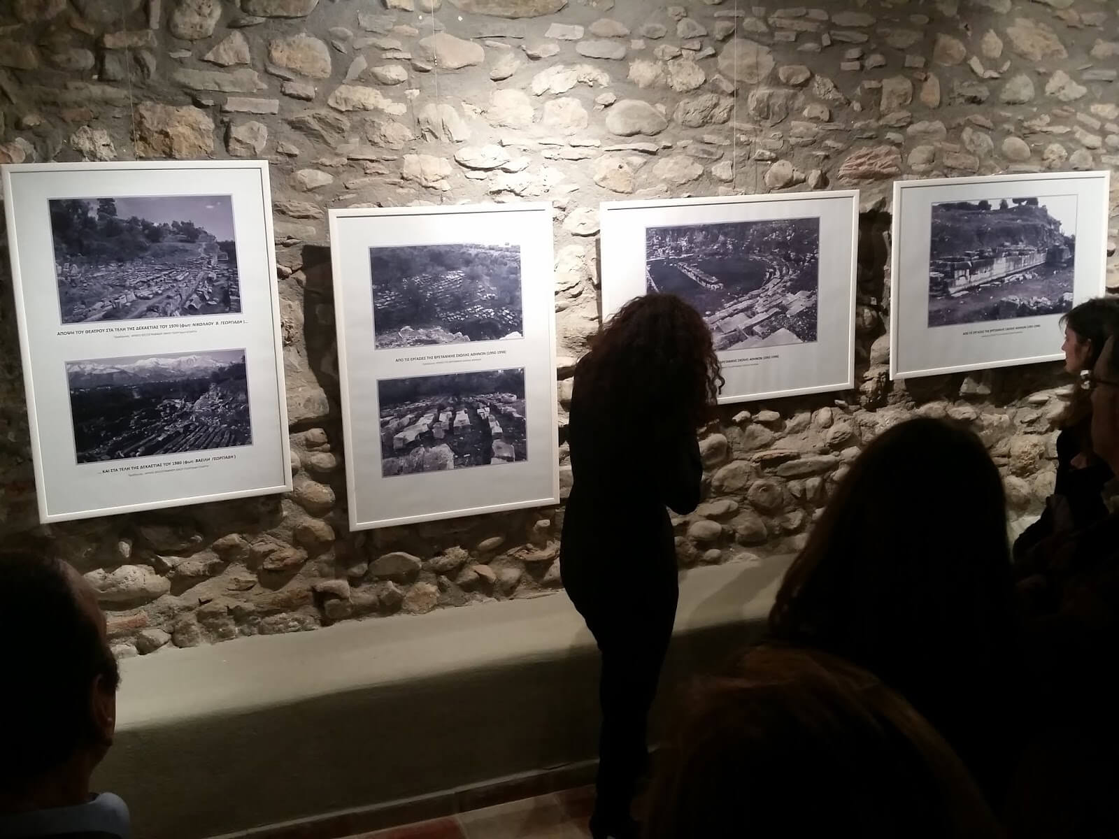 Έκθεση με παλιές φωτογραφίες από ανασκαφές του θεάτρου. Κτήριο Πνευματικής Εστίας Σπάρτης, 2019 (αρχείο ΕΦΑΛΑΚ)