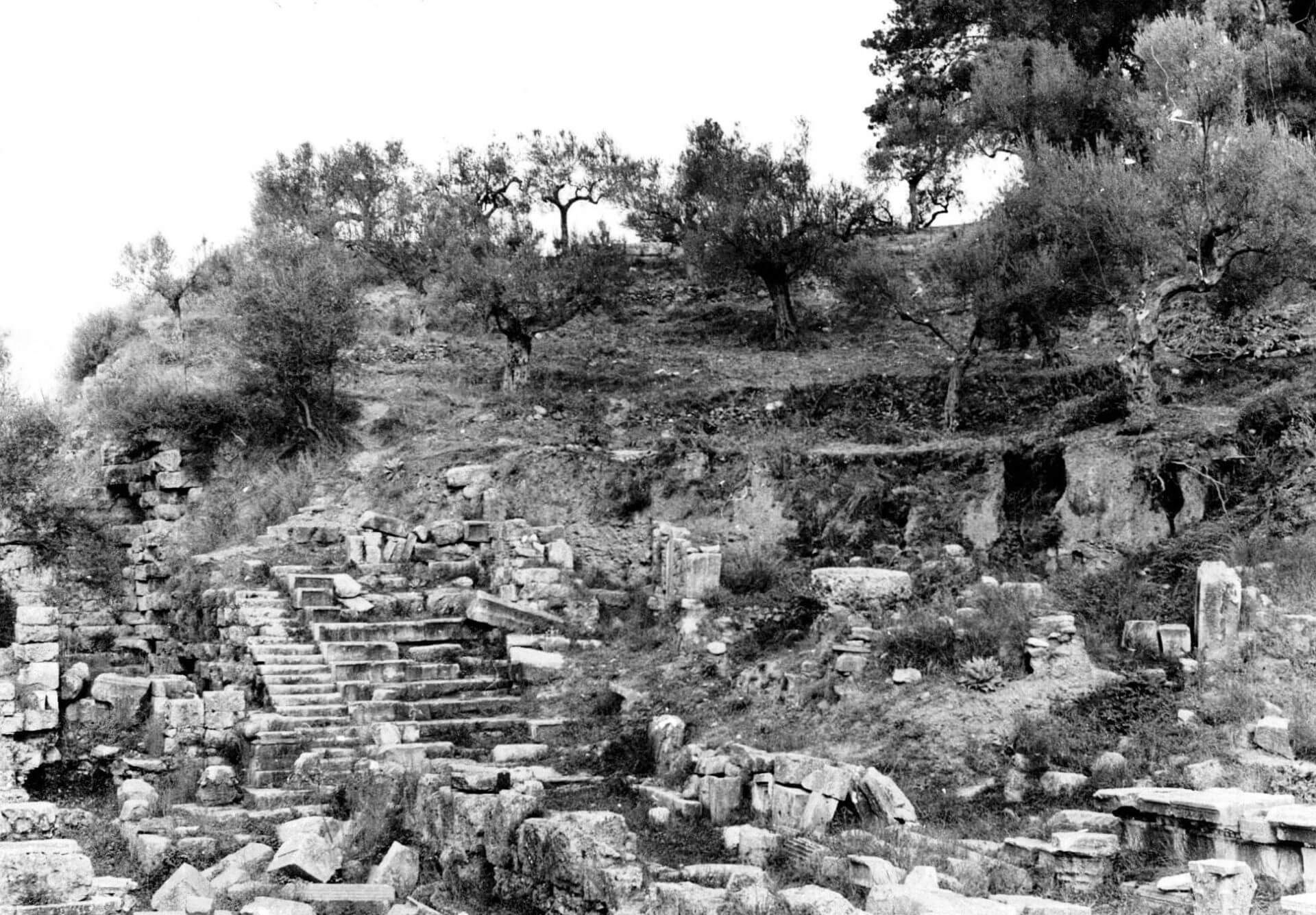 Άποψη του δυτικού τμήματος του κοίλου. Τέλη δεκαετίας του 1970 (αρχείο ΕΦΑΛΑΚ)